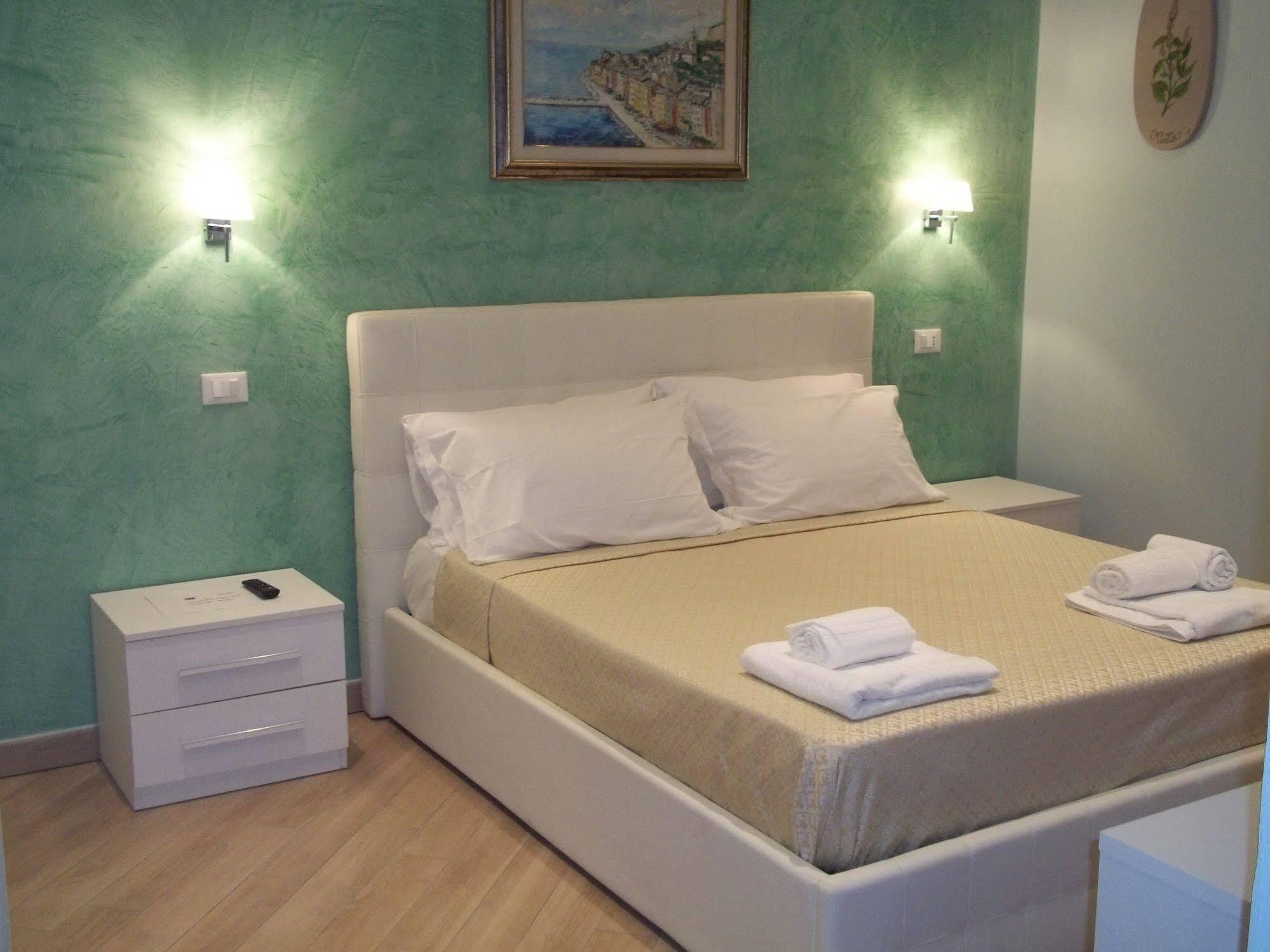 Guest House Le Tre Spezie La Spezia Exterior photo